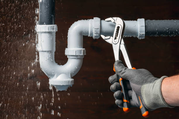 Professional Leak Detection technician working in Tryon, OK